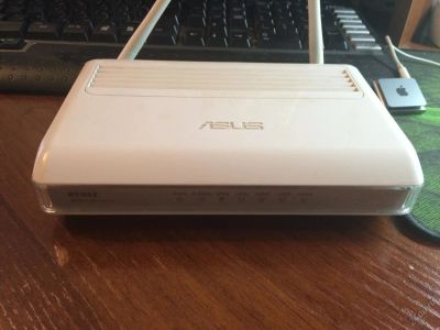 Лот: 5653311. Фото: 1. Роутер ASUS RT-N12. Маршрутизаторы (роутеры)