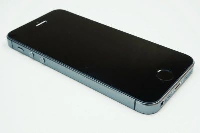 Лот: 5066225. Фото: 1. Продам iphone 5s на гарантии 16. Смартфоны