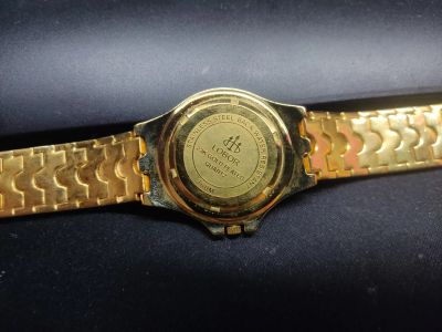 Лот: 19972179. Фото: 1. Часы. Оригинальные наручные часы