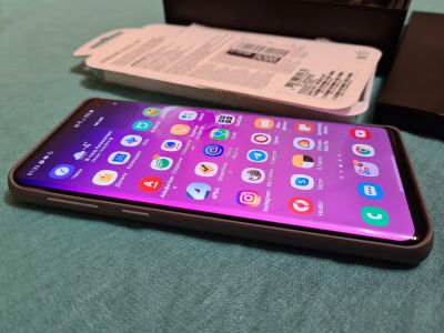 Лот: 15619656. Фото: 1. Samsung Galaxy s10 рст идеал гарантия. Смартфоны