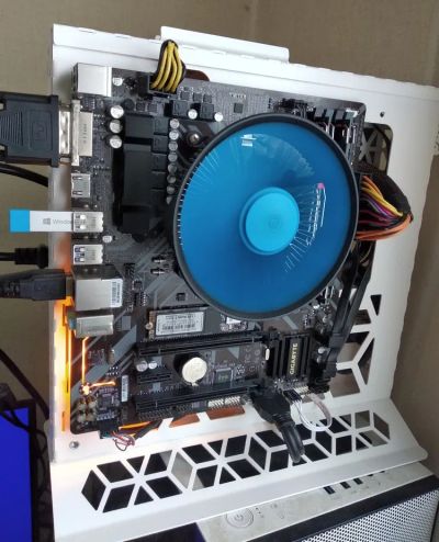 Лот: 19670079. Фото: 1. Ryzen 5 3400G (Vega 11 Самая мощная... Комплекты запчастей