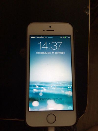 Лот: 6106112. Фото: 1. iPhone 5s gold 16gb. Смартфоны