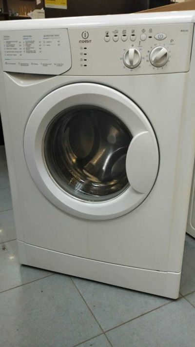 Лот: 25718553. Фото: 1. Стиральная машина Indesit WISL... Запчасти для остальной бытовой техники