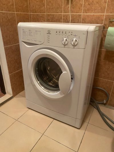 Лот: 20128060. Фото: 1. Стиральная машина indesit wisl62. Стиральные машины