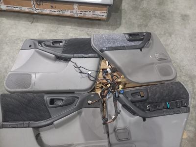 Лот: 23972755. Фото: 1. Стекла передних дверей subaru... Другое (автозапчасти)