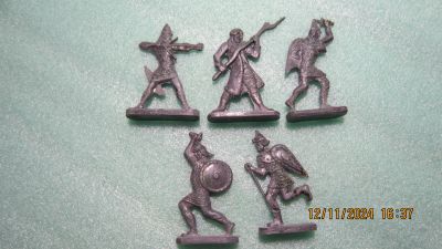 Лот: 24657589. Фото: 1. Оловянные солдатики. В ремонт. Игрушки