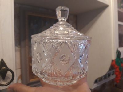 Лот: 11923783. Фото: 1. Хрустальная ваза с крышечкой резная... Предметы интерьера и быта