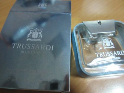 Лот: 11636879. Фото: 1. Флакон от духов Trussardi blue... Другое (сувениры, подарки)