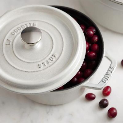 Лот: 24941827. Фото: 1. Кокот Staub La Cocotte 3,8л, белый... Кастрюли