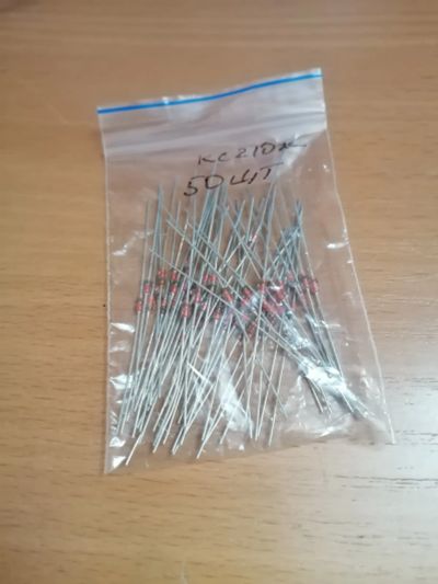 Лот: 25210064. Фото: 1. Стабилитроны КС210Ж 50 шт. Диоды и тиристоры