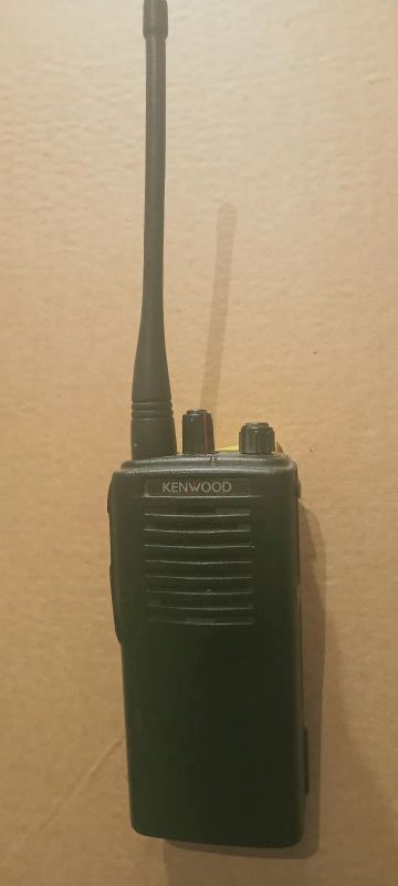 Лот: 24908352. Фото: 1. Радиостанция Kenwood TK-3107 450... Рации, радиостанции