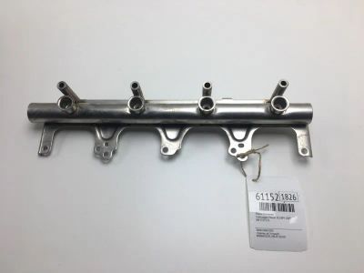 Лот: 20401090. Фото: 1. Рейка топливная Volkswagen Passat... Топливная система