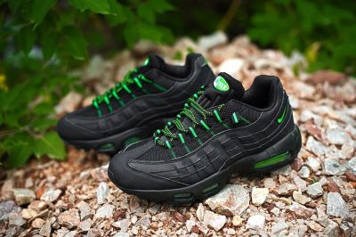 Лот: 9431578. Фото: 1. Кроссовки Nike Air Max 95(черно-зеленые... Кеды, кроссовки, слипоны