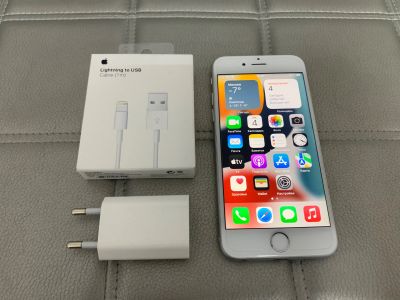 Лот: 21093843. Фото: 1. iPhone 6s 64GB silver A1688. Смартфоны