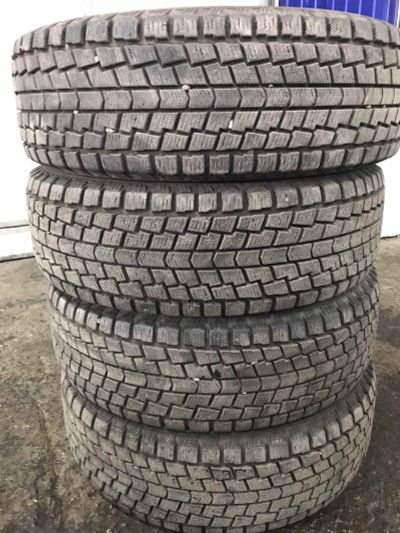Лот: 14934666. Фото: 1. Резина зимняя Hankook 235/65 R17. Шины