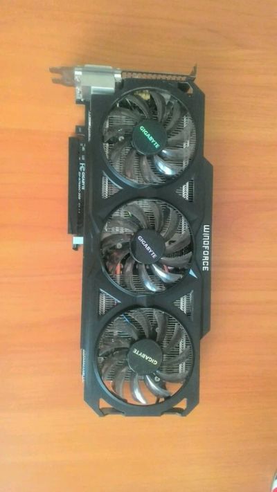 Лот: 12885670. Фото: 1. Видеокарта GigaBYTE nVidia GeForce... Видеокарты