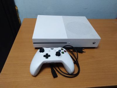 Лот: 19849443. Фото: 1. xbox one s. Игровые приставки, консоли