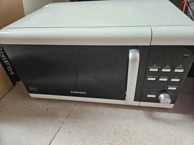 Лот: 23003542. Фото: 1. Микроволновая печь Samsung. Микроволновки, мини-печи