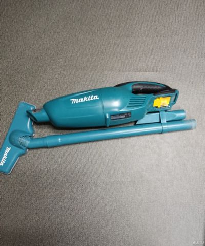 Лот: 18216486. Фото: 1. Пылесос Makita DCL180z. Электроинструмент