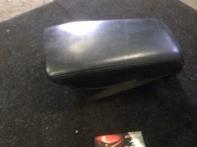 Лот: 11659914. Фото: 1. бардачок подлокотник кожа Honda... Салон