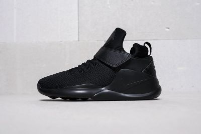 Лот: 11617882. Фото: 1. Кроссовки Nike KWAZI. Кеды, кроссовки, слипоны