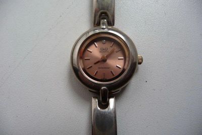 Лот: 3031252. Фото: 1. часы Q&Q, браслет, кристалл, б... Оригинальные наручные часы