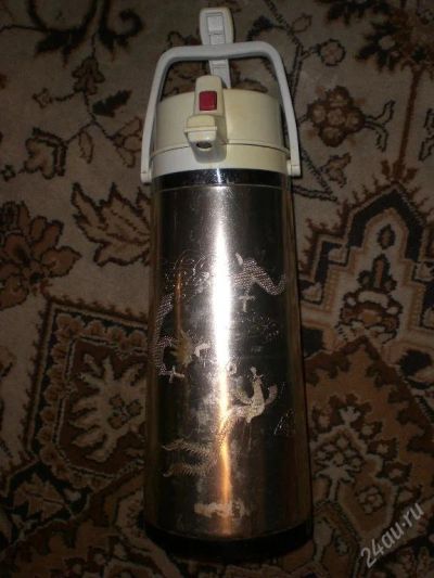 Лот: 101466. Фото: 1. Термос золотистый. С рубля :). Кружки, стаканы, бокалы