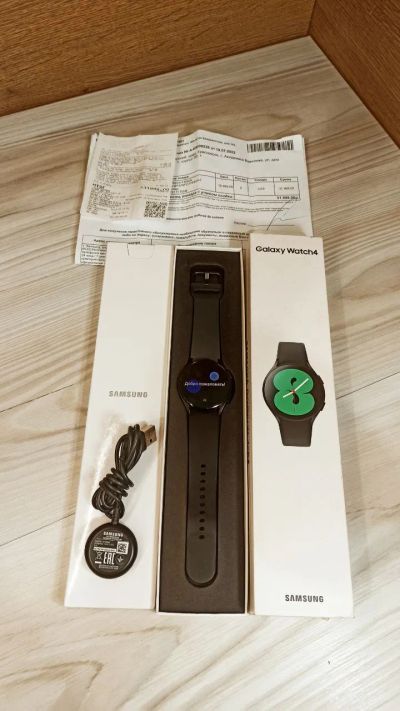 Лот: 19587876. Фото: 1. Умные часы Samsung Galaxy Watch4... Смарт-часы, фитнес-браслеты, аксессуары