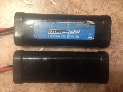 Лот: 4726250. Фото: 1. Аккумулятор NiMh 1800mAh с зарядкой. Автомоделизм