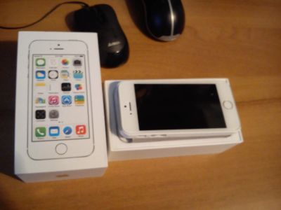 Лот: 4619378. Фото: 1. Iphone 5S 16g на гарантии... Смартфоны