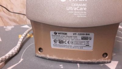 Лот: 17062106. Фото: 1. Утюг vitek. Утюги, парогенераторы, отпариватели