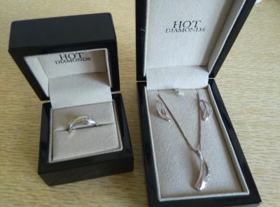 Лот: 7855698. Фото: 1. Серебряный комплект Hot Diamonds... Комплекты изделий