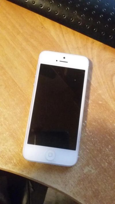 Лот: 8658981. Фото: 1. Iphone 5 на 16 gb Белый Цвет. Смартфоны