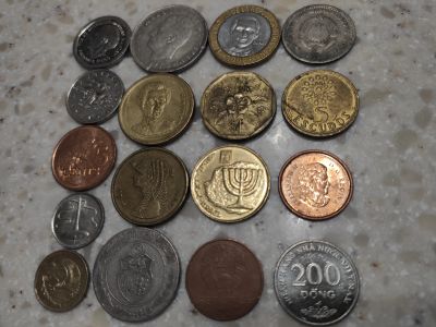 Лот: 20306624. Фото: 1. 17 иностранных монет. Наборы монет