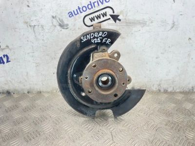 Лот: 25395569. Фото: 1. поворотный кулак Renault Sandero... Двигатель и элементы двигателя