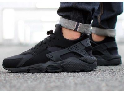 Лот: 7150660. Фото: 1. Кроссовки Nike Huarache Black. Кеды, кроссовки, слипоны