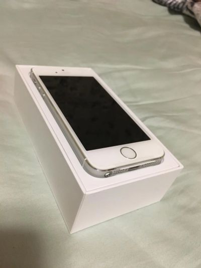 Лот: 8381656. Фото: 1. iPhone 5s срочно!!!!торг. Смартфоны