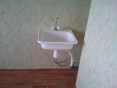 Лот: 3275849. Фото: 1. Раковина полностью в сборе, смеситель... Раковины, умывальники