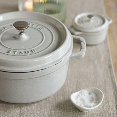 Лот: 24941783. Фото: 1. Кокот Staub La Cocotte 2,6л, белый... Кастрюли