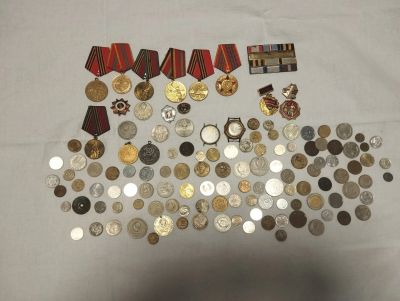 Лот: 24675172. Фото: 1. Монеты, позолота часы! Бумажные. Оригинальные наручные часы