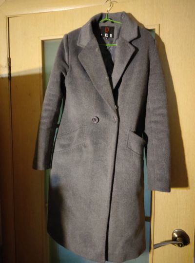 Лот: 22227572. Фото: 1. Серое пальто 46 р, жен. Верхняя одежда