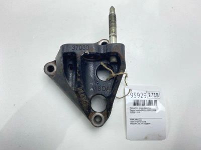 Лот: 24773773. Фото: 1. Кронштейн опоры двигателя Toyota... Двигатель и элементы двигателя