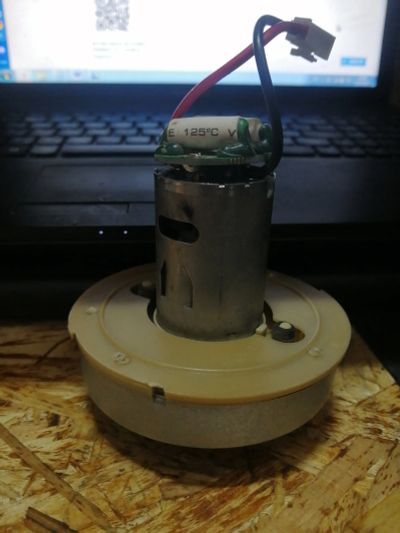 Лот: 20331103. Фото: 1. Двигатель пылесоса Midea VSS01B150P... Запчасти, комплектующие для пылесосов, утюгов