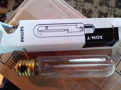 Лот: 3068233. Фото: 1. Лампа ДНаТ 150Вт Philips Е40 SON-T. Другое (радиодетали  (электронные компоненты))