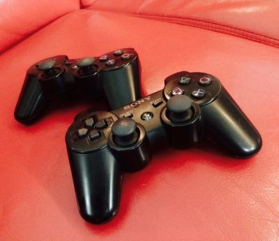 Лот: 4643753. Фото: 1. 2 Джойстика PS3 на зап. части. Аксессуары для игровых приставок, консолей, геймпады