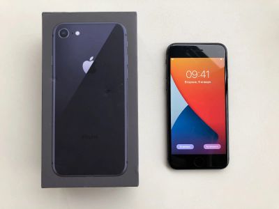 Лот: 17685198. Фото: 1. iPhone 8 64Gb. Смартфоны