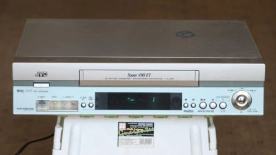 Лот: 7466626. Фото: 1. Видеомагнитофон(S-VHS) JVC HR-7855EE... Видеомагнитофоны