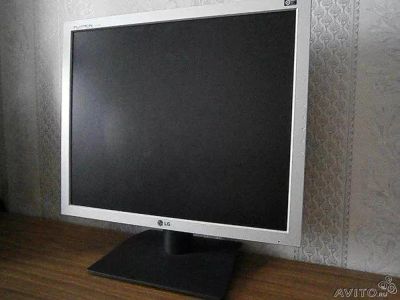 Лот: 10789134. Фото: 1. Классический ЖК-монитор 19" LG... ЖК-мониторы
