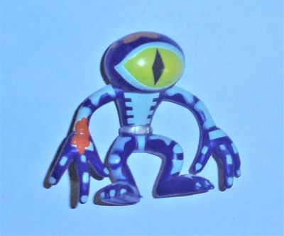 Лот: 11040824. Фото: 1. Инопланетянин. игрушка. Другое (игрушки)