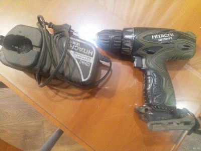 Лот: 18156657. Фото: 1. Шуруповёрт hitachi ds120dvf3 и... Электроинструмент